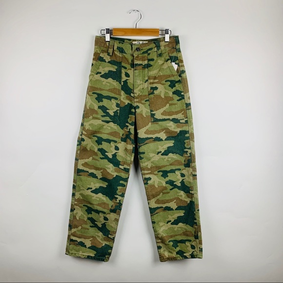 Free People Women's Remy Green Khaki Brown Camo Cropped Jeans - Picture 2 of 9